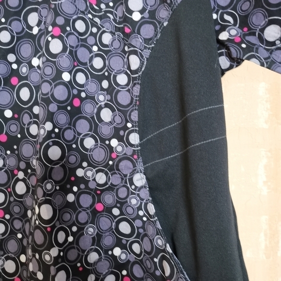 Scrubs top - Picture 4 of 6